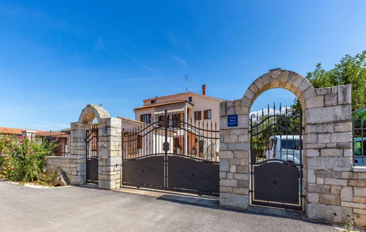 Ferienwohnung Palmira Poreč Exterior foto